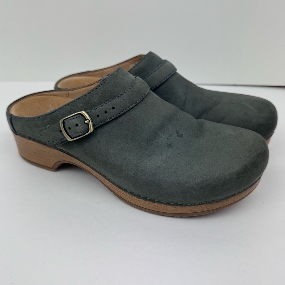 Dansko Women’s Berry Clogs/ Mules. EU size 39.